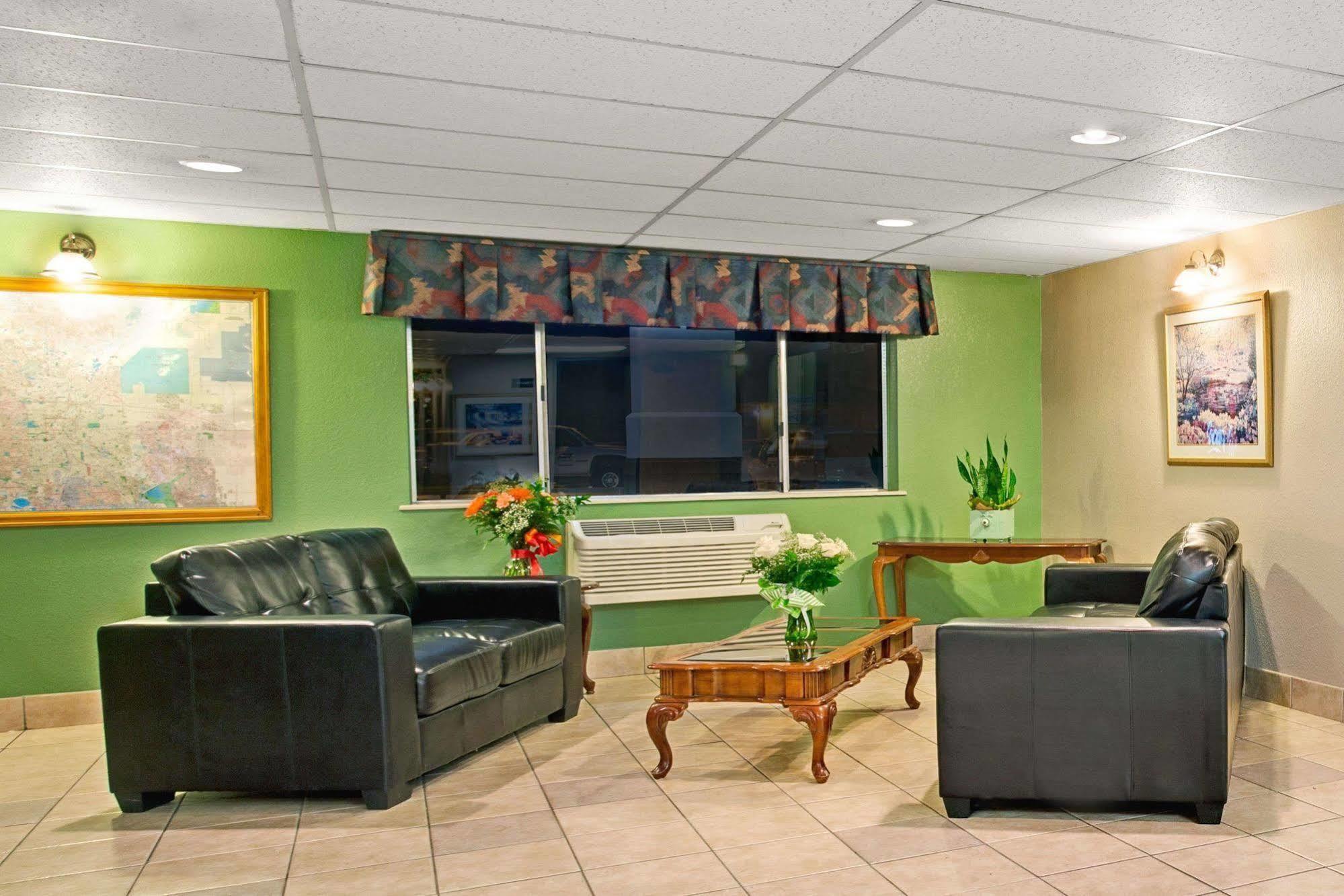 Super 8 By Wyndham Henderson North East Denver Exterior photo