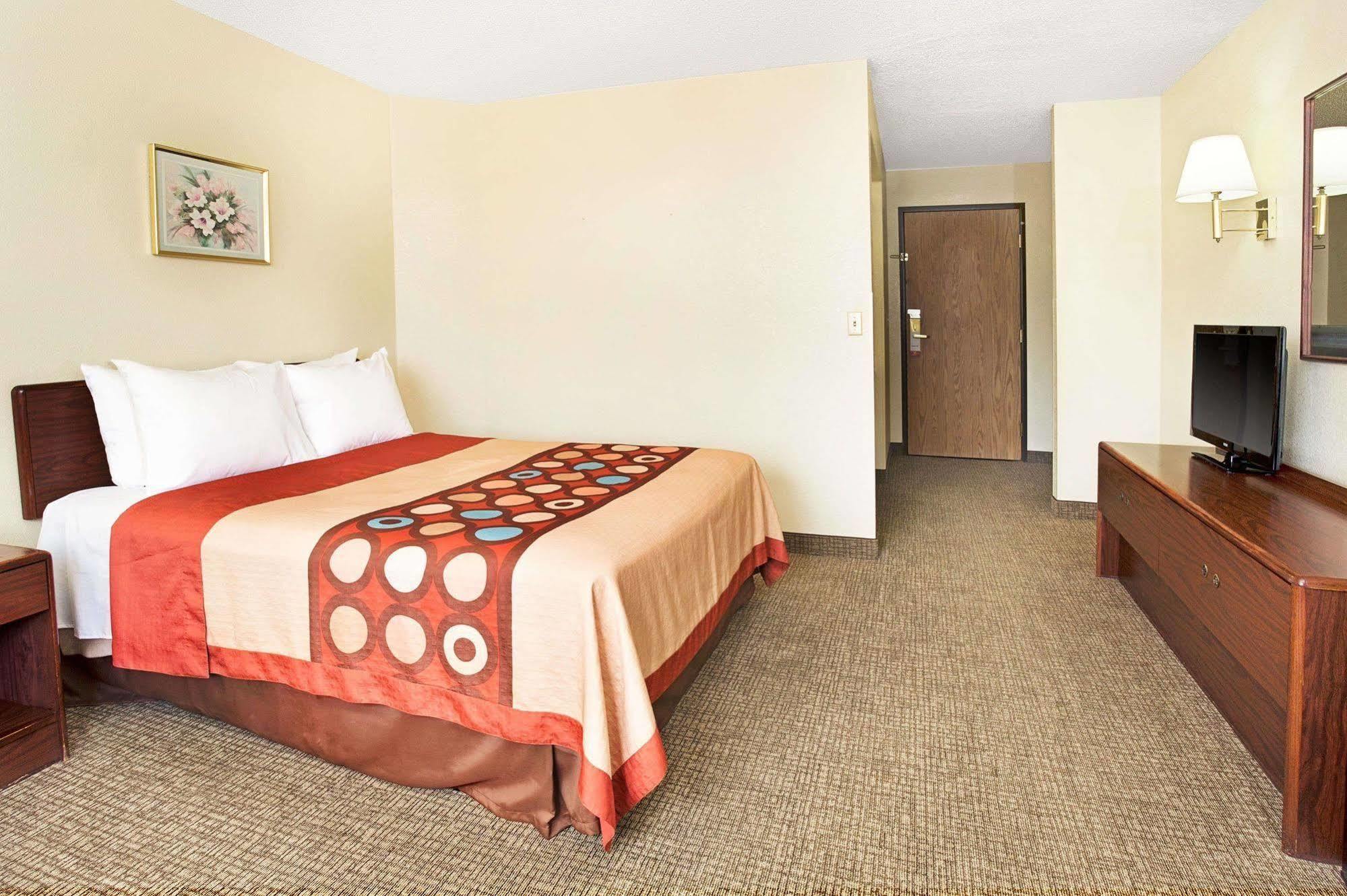 Super 8 By Wyndham Henderson North East Denver Exterior photo